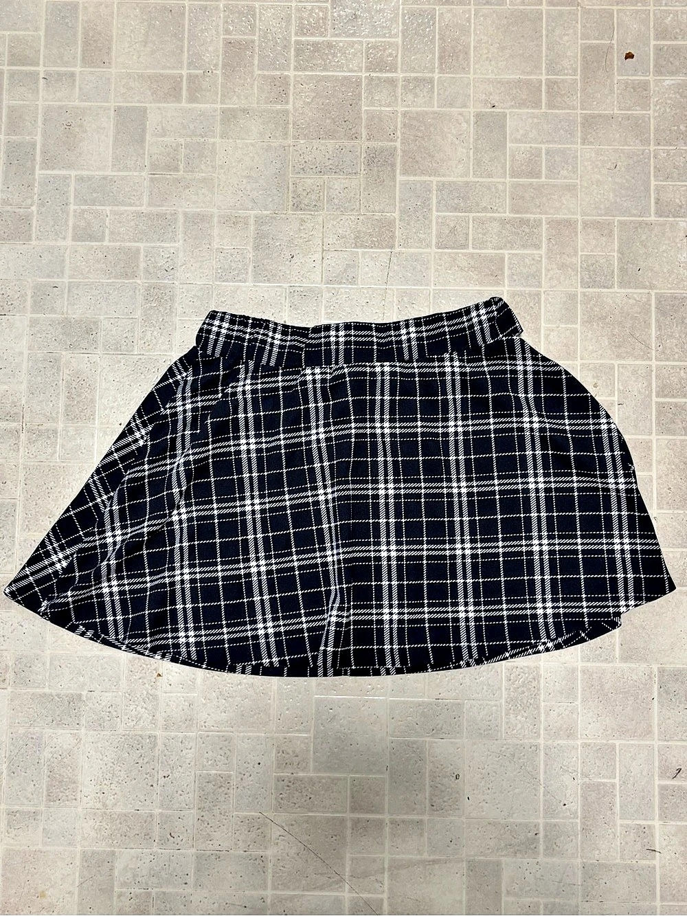 SHEIN Plaid Mini Skirt in Black & White Size XL